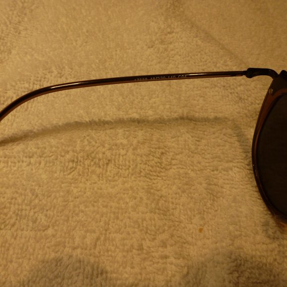 Pourquoi Pas: Abuja Sunglasses - Picture 5 of 6